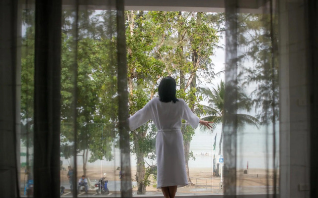 Anona Beachfront Phuket Resort
