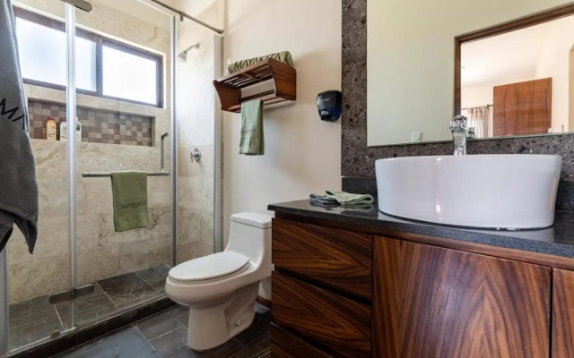 ISLA MUJERES MAYAKITA LUXURY VILLA with ROOFTOP JACUZZI