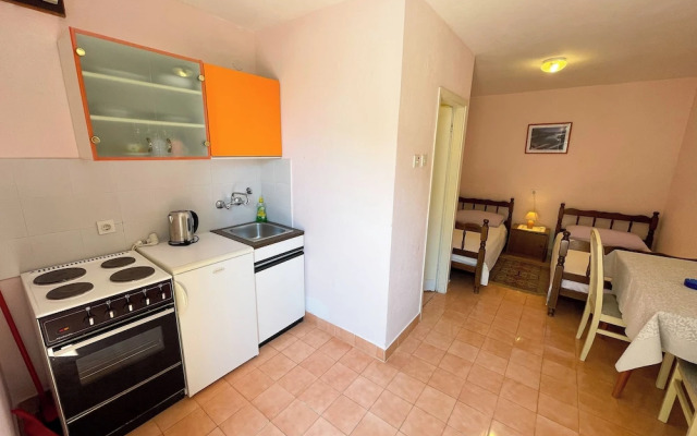 Studio apartment Šarić 3