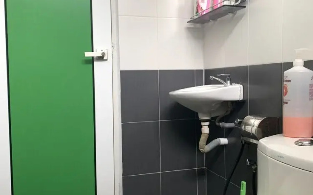 OYO 90005 DC Villa Guest House