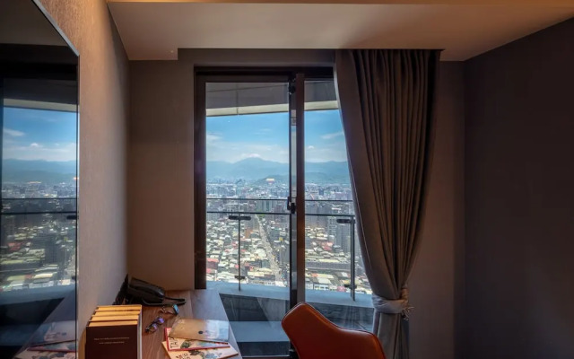Roaders Plus Hotel Taipei Station