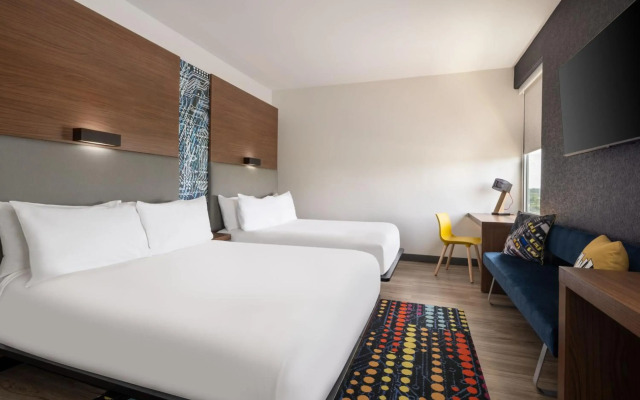 Aloft Beachwood