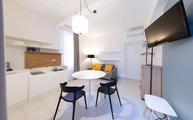 Via Siena 4 - Suites & Rooms