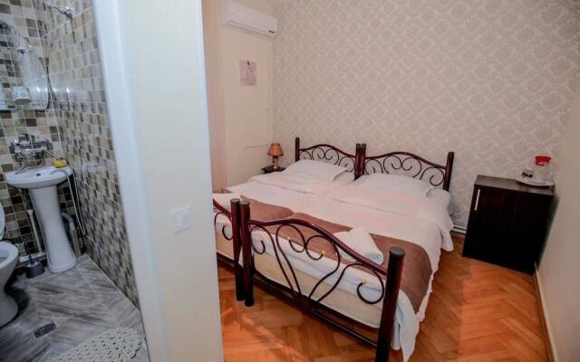 Отель Family Hotel Laba