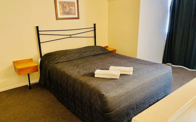 Baden Lodge Motel