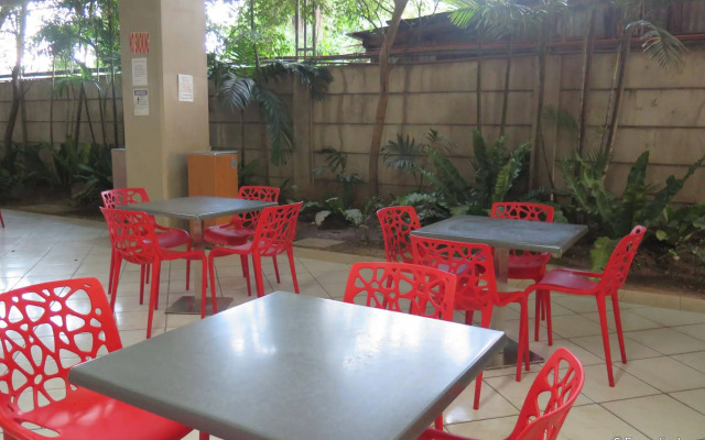 Alicia Tower Residences - Adult Only - Hostel