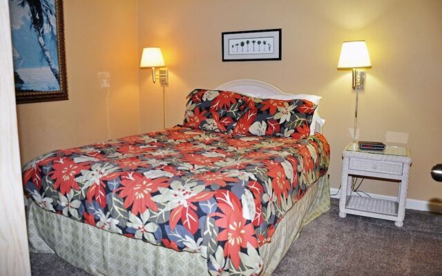 Verandas 305 3 Br condo by RedAwning