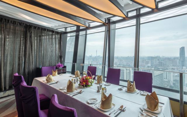 Asia International Hotel Guangzhou - Overseas Buyer Registration Services in Hotel & Free Shuttle between Hotel and Exhibition Center during Canton Fair