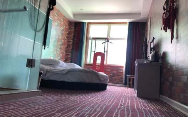 Qixian Lafeng Theme Hotel