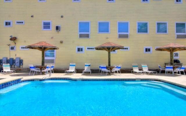 Beachgate CondoSuites and Oceanfront Resort