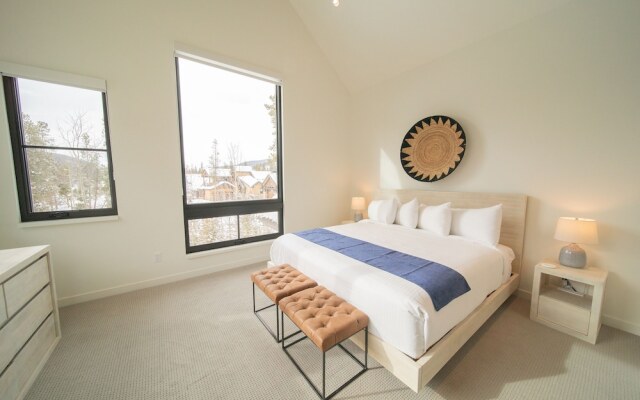 Wolf Rock Home 82
