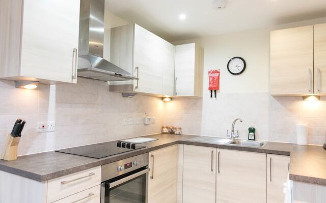 Flexi-Lets@Old Rectory Court, Frimley