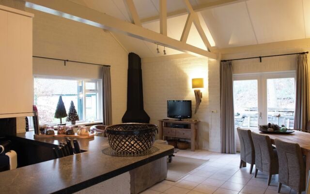 Bungalow With a Terrace at Bedafse Bergen