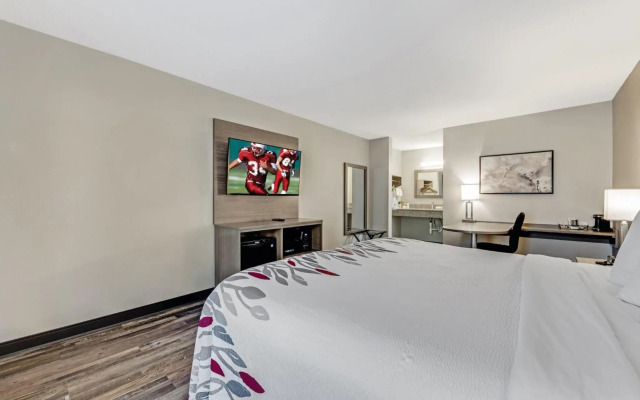 Red Roof Inn & Suites Wilkesboro