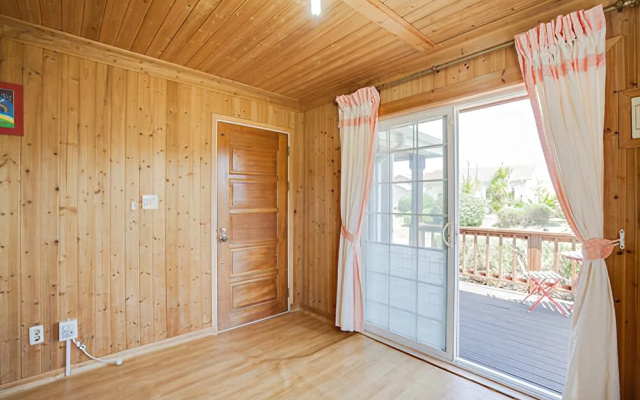 Seogwipoherbal Garden Good House Pension
