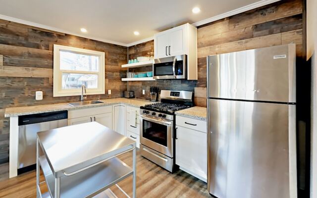 4093 Manzanita Ave Cabin Unit 1