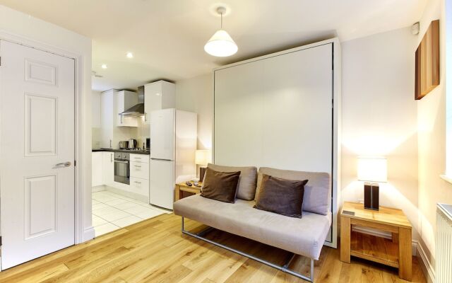 Hendry Court By Esa