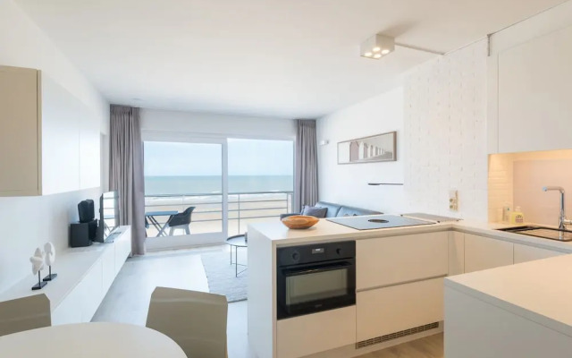 Studio on 4th Floor for Family