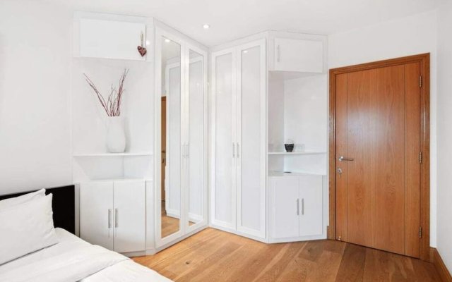 Modern 2bed Penthouse With Balcony in Old Street