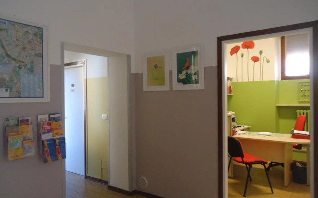 Protezione Della Giovane