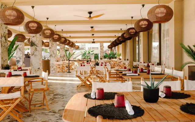 Papagayo Beach Resort