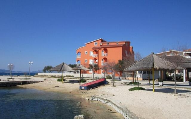 Sor - on the beach - A3(2+3)