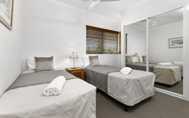 Beautiful North Facing River Views at Noosaville - Unit 4 Riverside 235 Gympie Tce – Guest Rooms – Noosaville