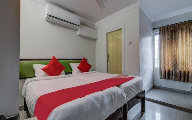 Collection O 14323 Anupama Hotel