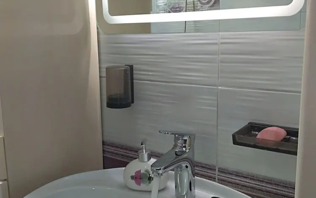 New And Completely Renovated Apartment 5-1