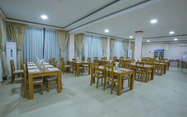 Famous Hotel Ngapali