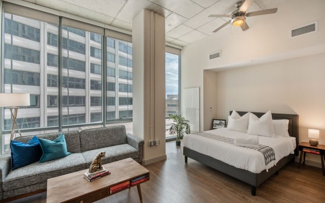 The Luxe Suites at University City