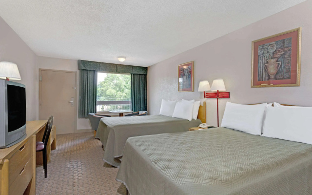Travelodge by Wyndham Williamsburg Colonial Area