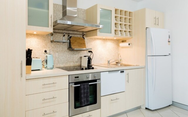 Studio 64 Oyster Bay Modern