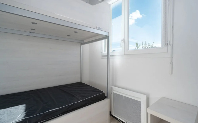 Bright Villa Stay in Serignan