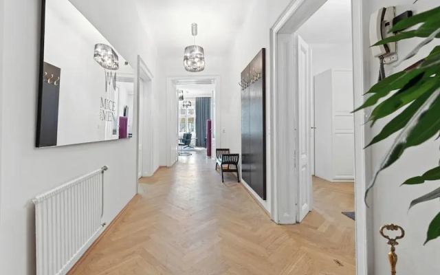 MICE&MEN Serviced Apartment City Center