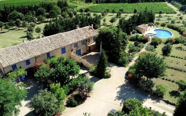 Mas des Lavandes - 3 gîtes de charme au calme avec grande piscine en Drôme-Provençale