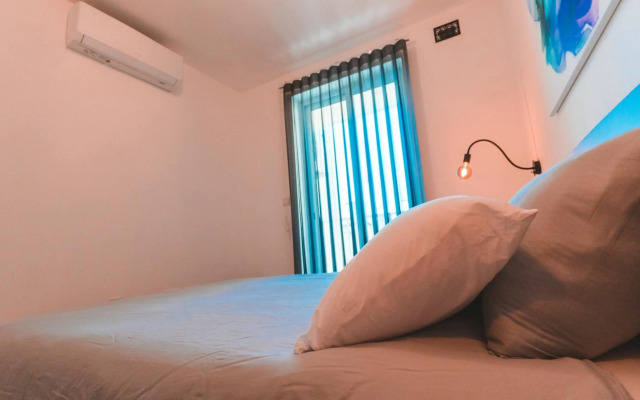 Ideal Location, Stylish 1BR Apartment with Free Parking