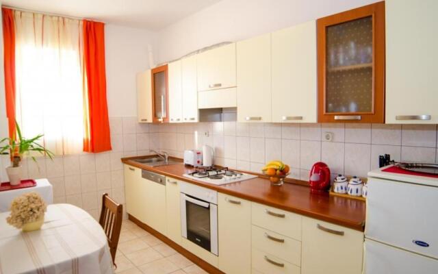 Apartment Srecko- Two Bedroom Apartment With Terrace and Sea View