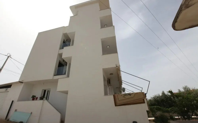 Irdi Aparthotel