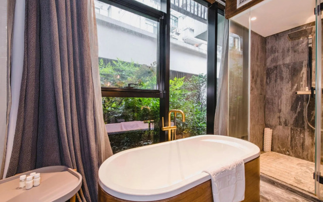 Yu Hotel
