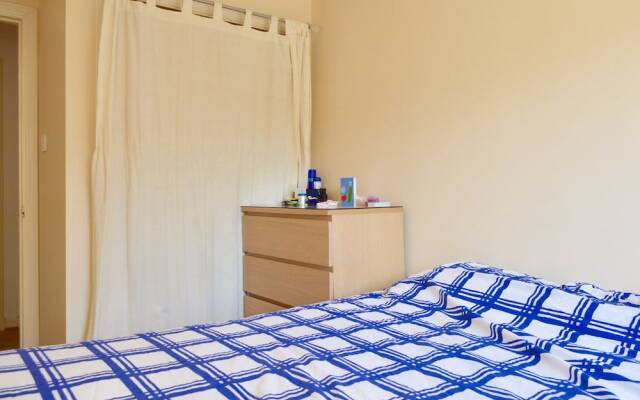Modern Two Bedroom Flat in Leith