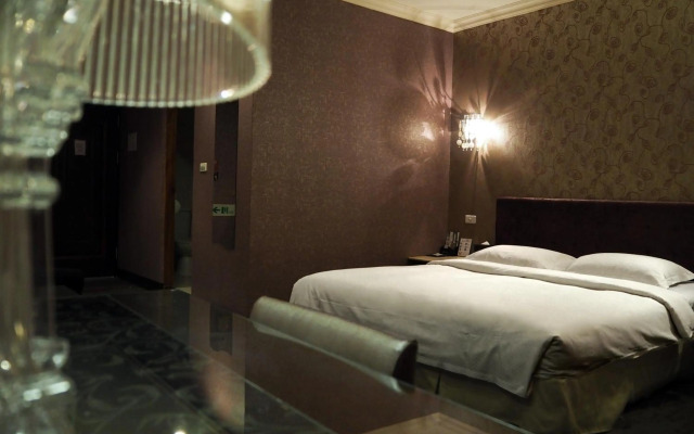 The Riverside Hotel & Motel