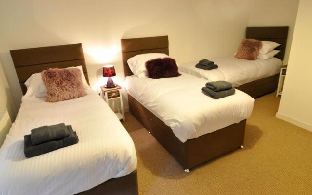 Dufftown Square Apartment