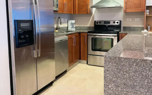 Apartment w Pool and Ocean View in Punta Palmera