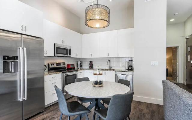 Tasteful Condo Near French Quarter