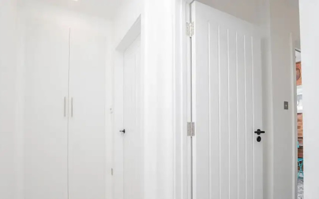 Host Stay Croydon Road Abode