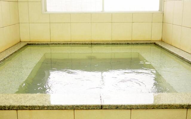 Hiroshima Peace Hotel - Hostel
