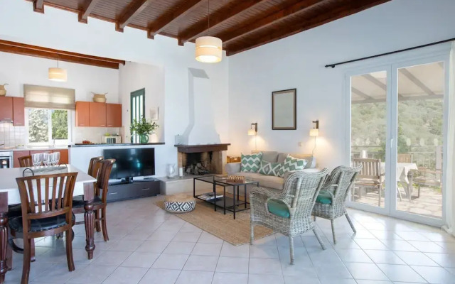 Luxury Villa With Stunning Views in Lefkada