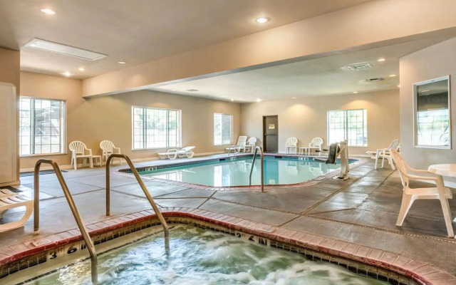 Comfort Inn & Suites Galt - Lodi North