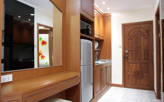 ThepThip ArtDeco Apartments